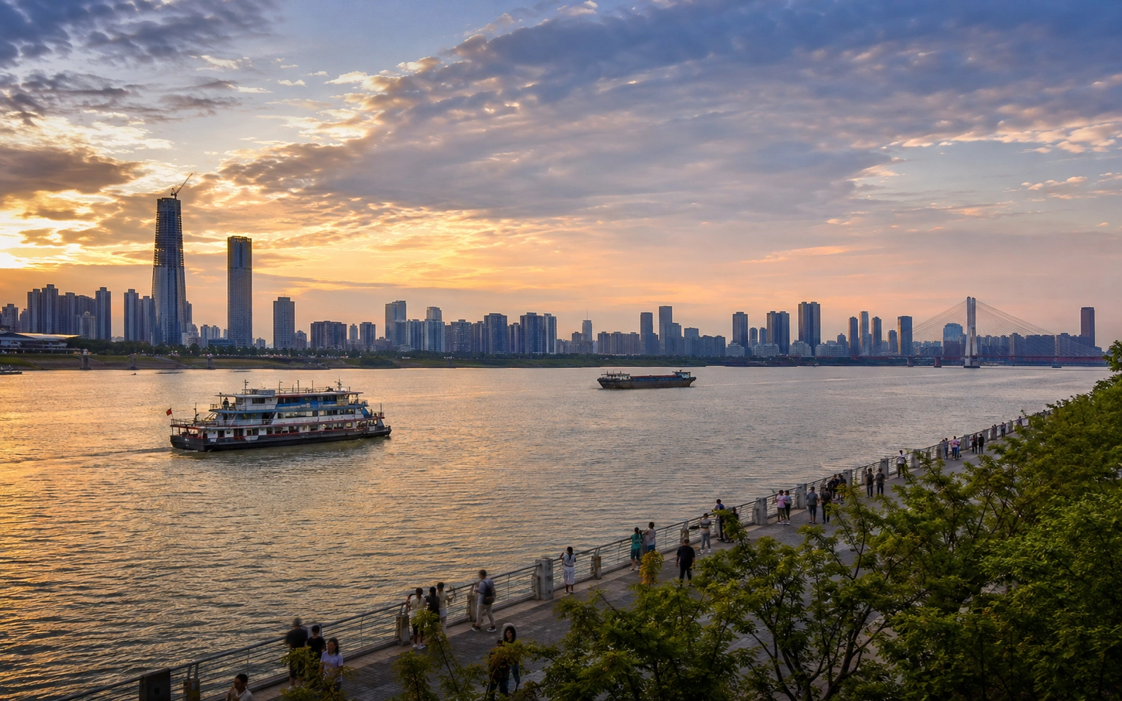 Wuhan river city and Yangtze atmosphere